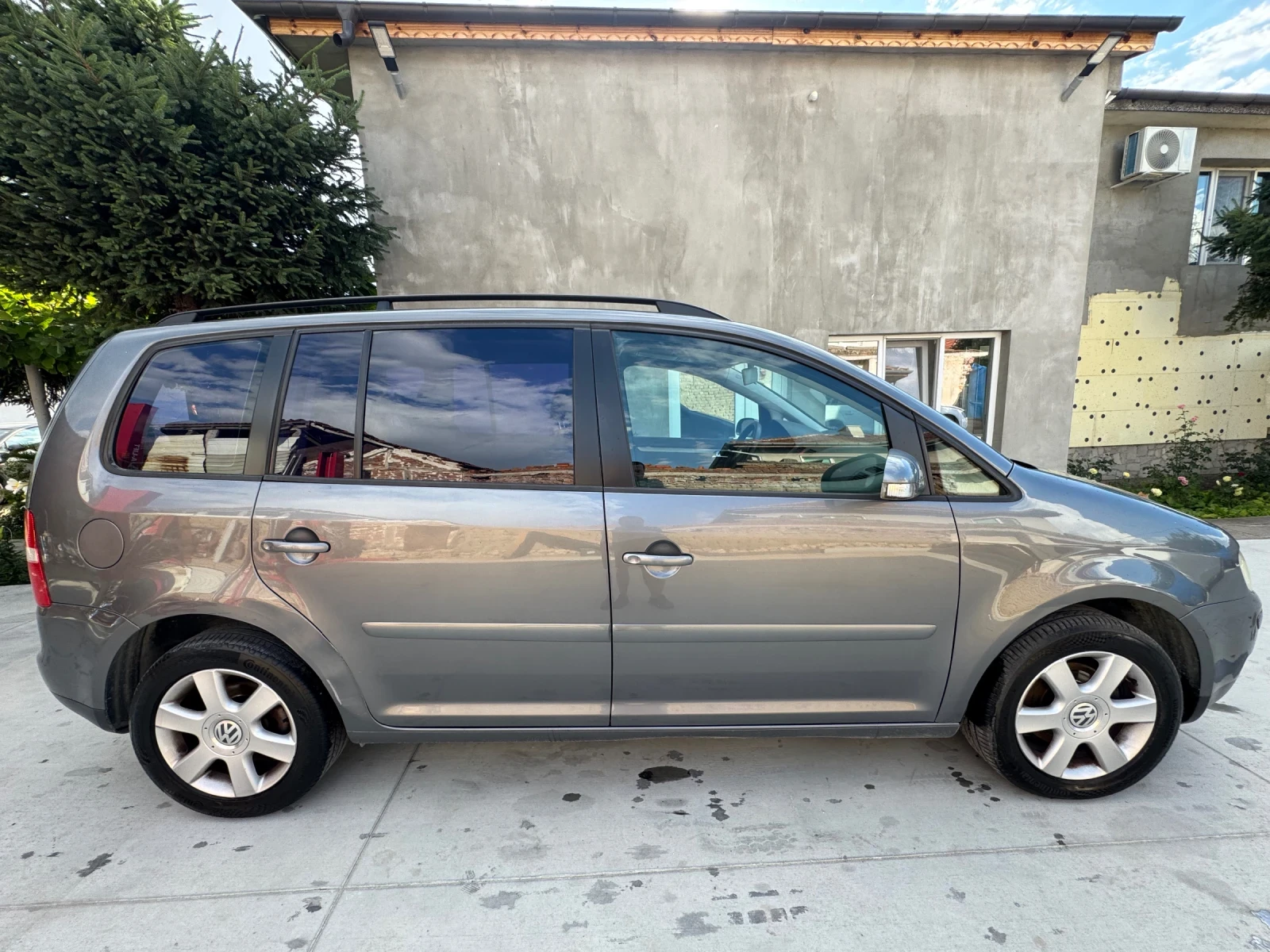 VW Touran 1.9TDI 7местен, снимка 5 - Автомобили и джипове - 54932084
