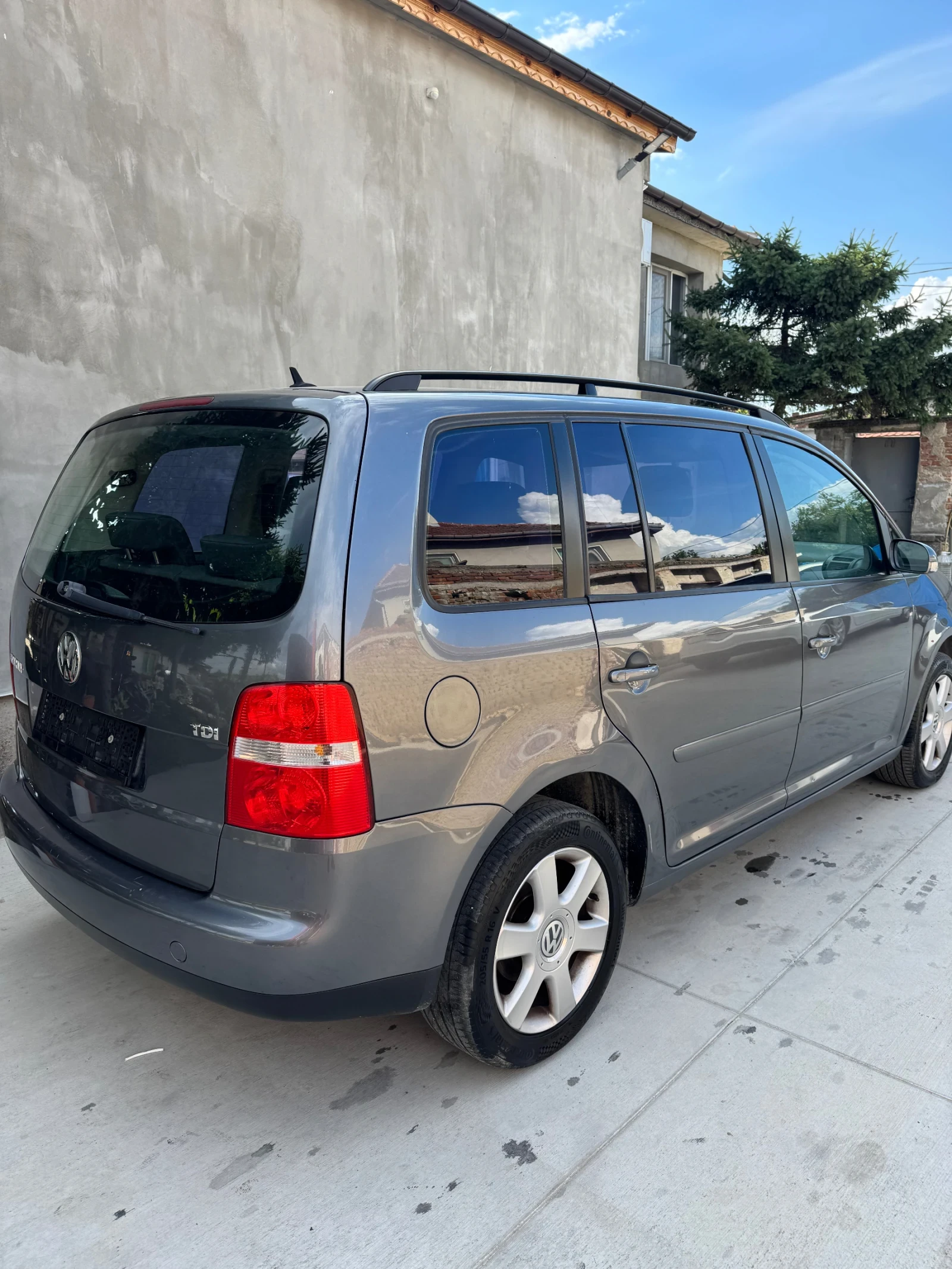 VW Touran 1.9TDI 7местен, снимка 7 - Автомобили и джипове - 54932084