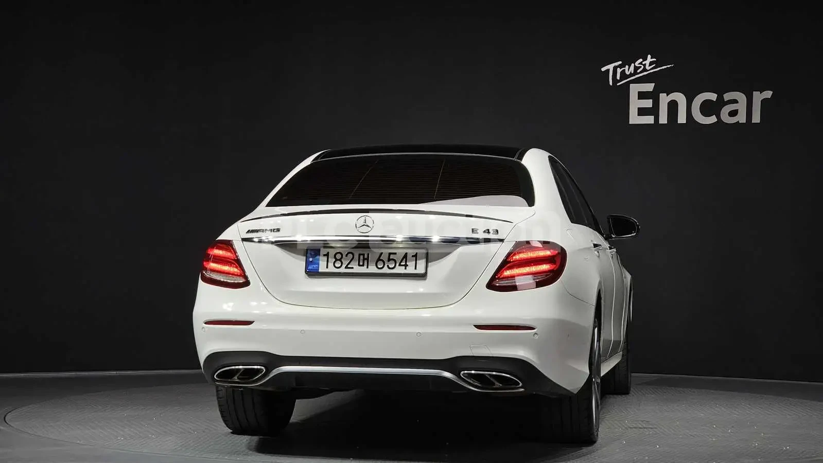 Mercedes-Benz E 43 AMG | 3D BURMASTER| 360| МАСАЖ| HUD| ВКЛ.ТЕХНОТЕСТ, снимка 4 - Автомобили и джипове - 54996307