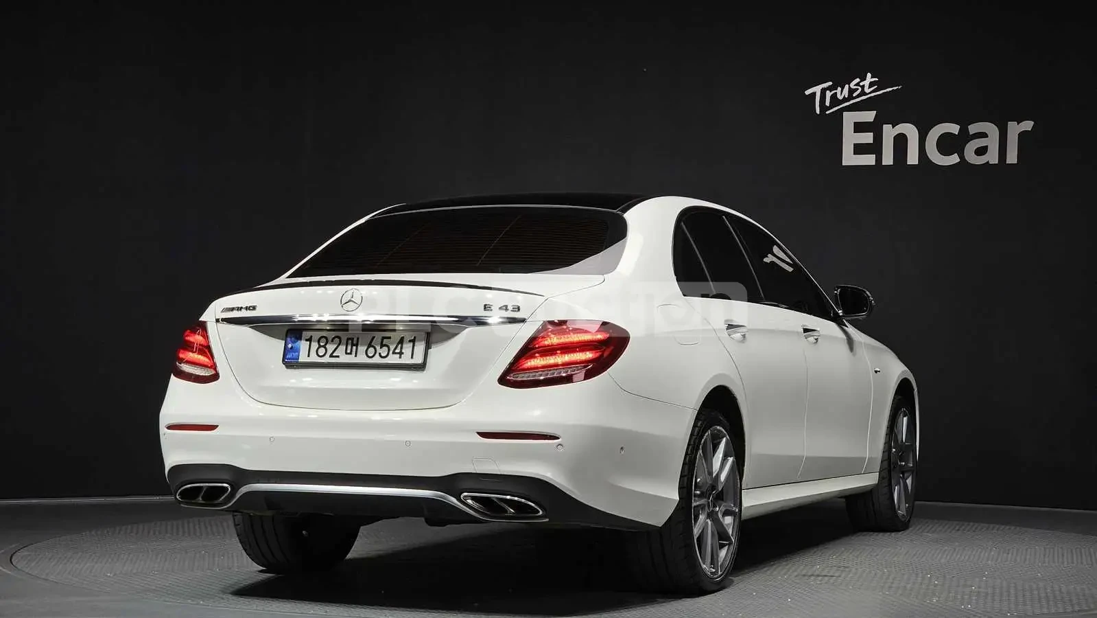 Mercedes-Benz E 43 AMG | 3D BURMASTER| 360| МАСАЖ| HUD| ВКЛ.ТЕХНОТЕСТ, снимка 2 - Автомобили и джипове - 54996307