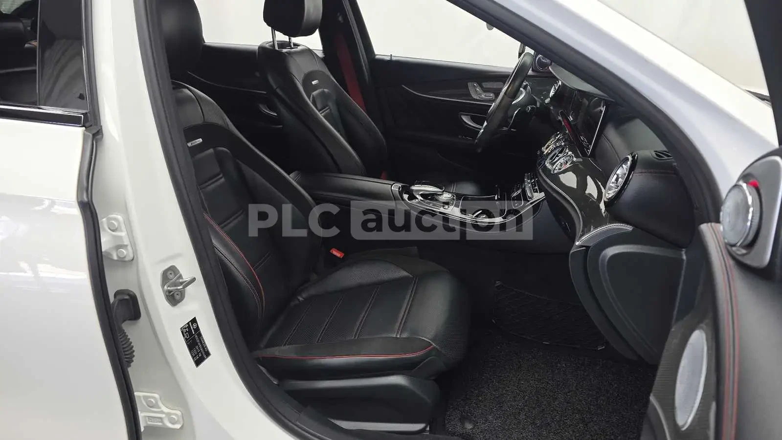 Mercedes-Benz E 43 AMG | 3D BURMASTER| 360| МАСАЖ| HUD| ВКЛ.ТЕХНОТЕСТ, снимка 10 - Автомобили и джипове - 54996307