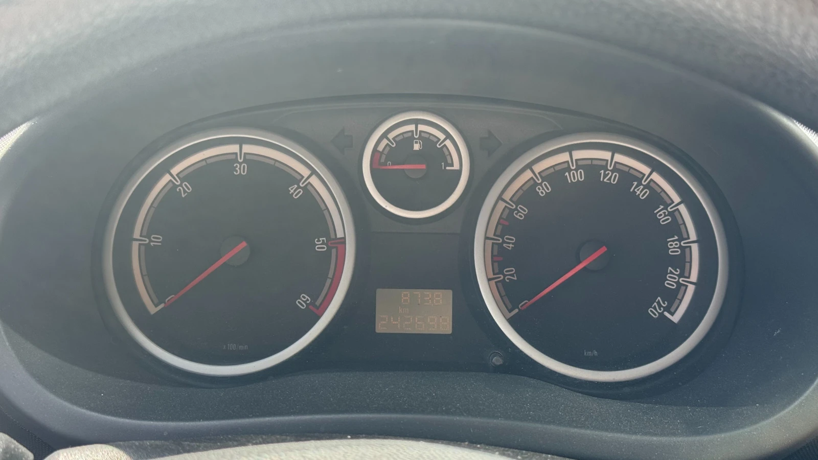 Opel Corsa 1.3, снимка 4 - Автомобили и джипове - 55416174