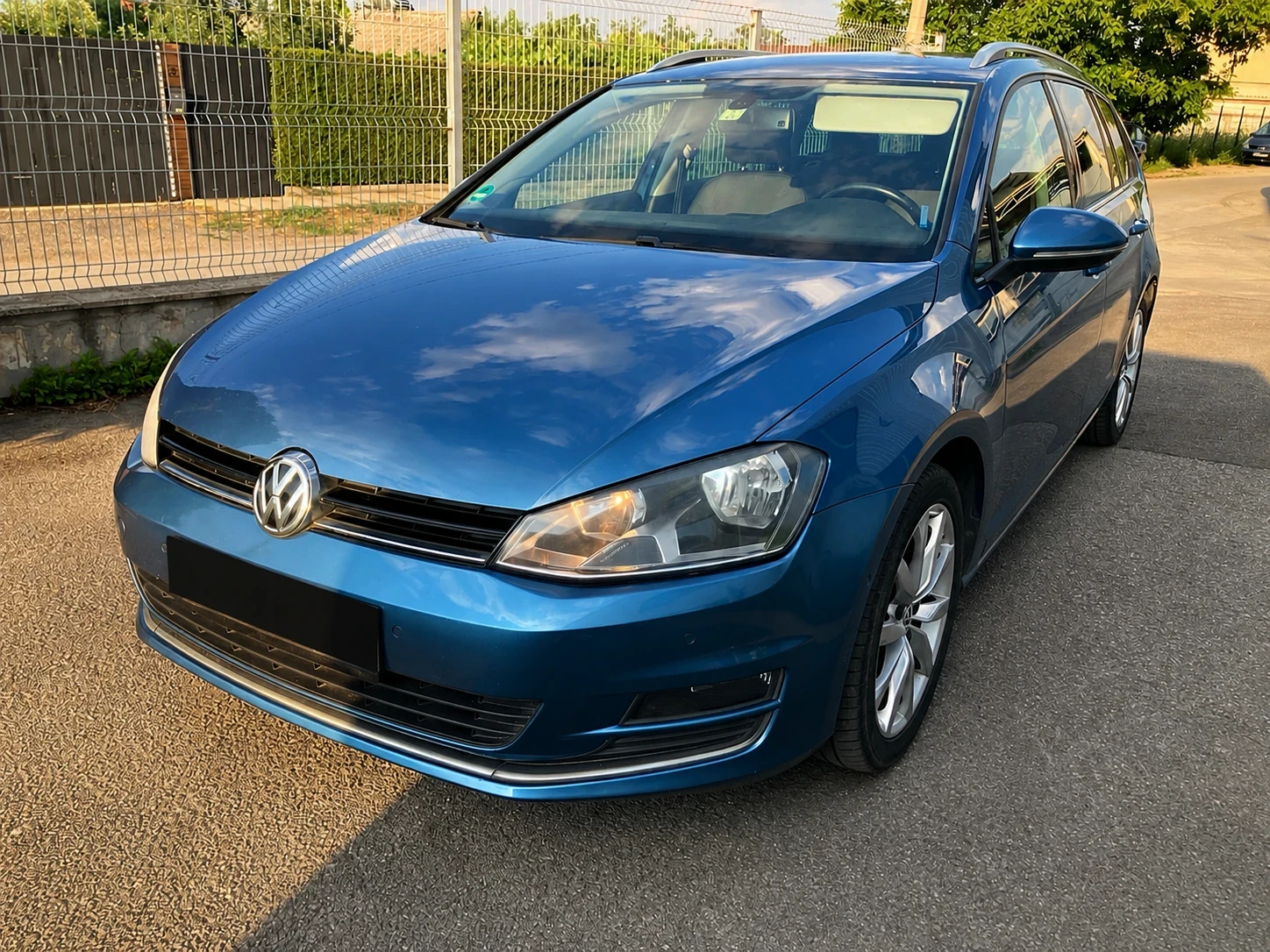 VW Golf 1.2TSI Автомат/Парктроник/Мултивола/Навигация, снимка 2 - Автомобили и джипове - 55545124