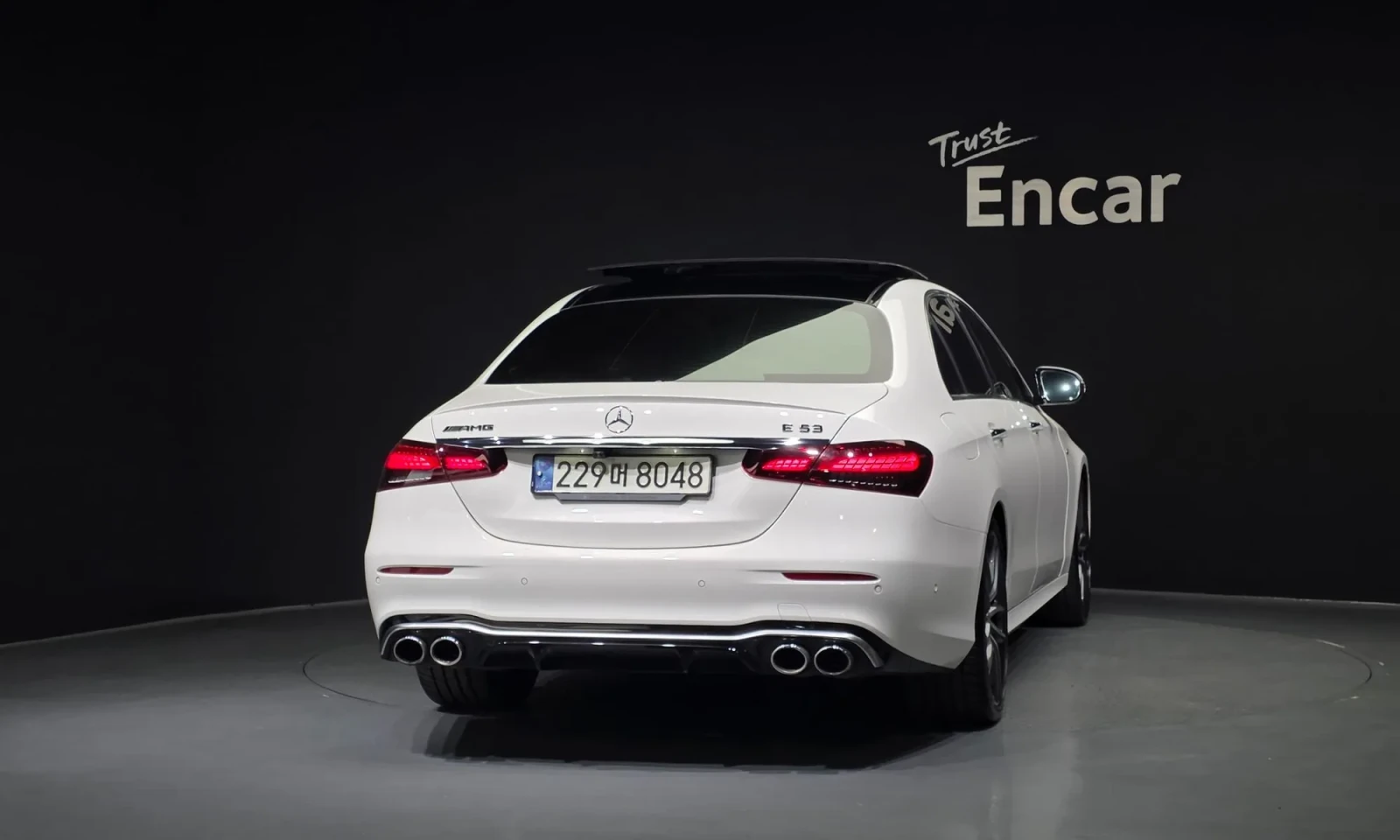 Mercedes-Benz E 53 AMG 4MATIC+ | BURMESTER| HUD| ОБДУХ| 360| ALCANTARA, снимка 4 - Автомобили и джипове - 55613077