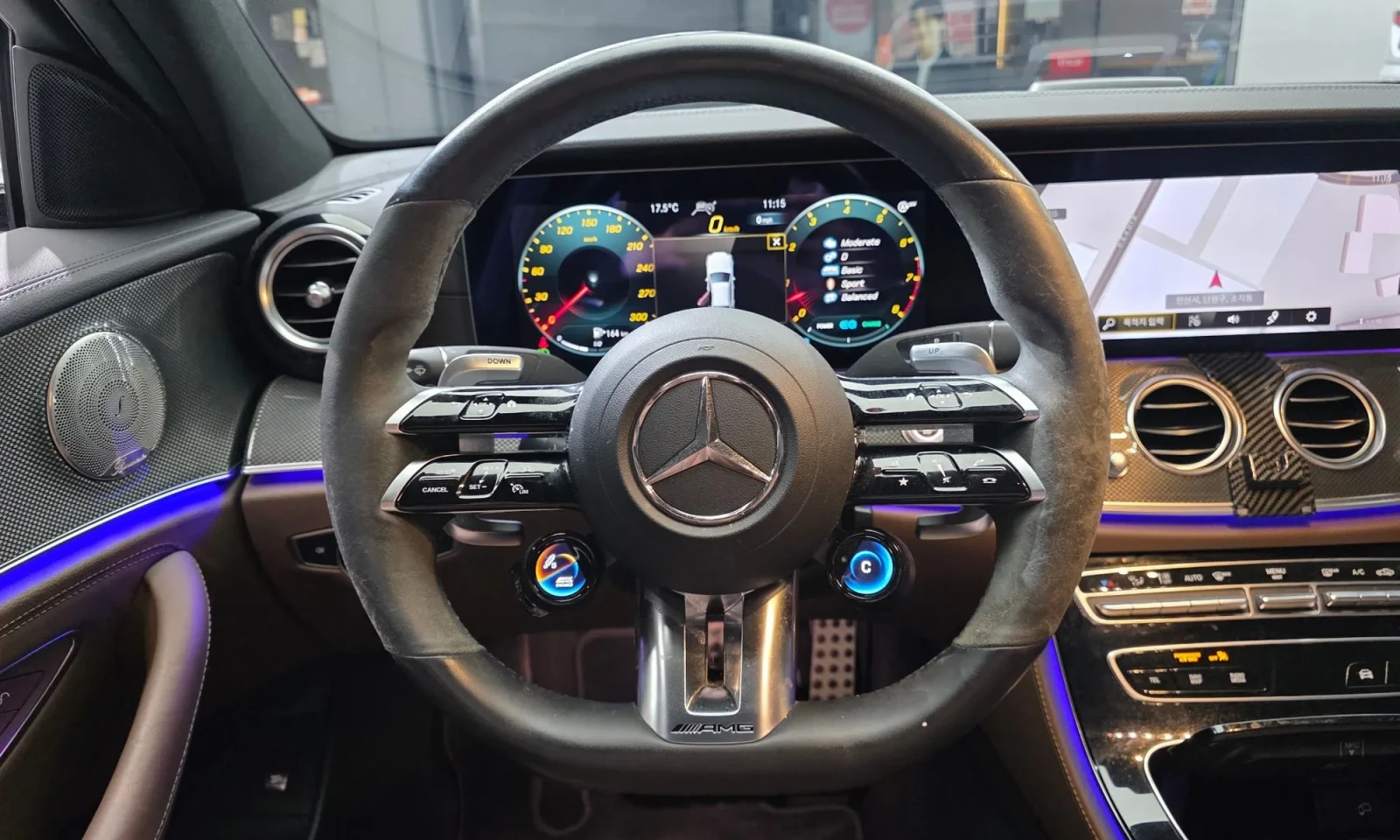 Mercedes-Benz E 53 AMG 4MATIC+ | BURMESTER| HUD| ОБДУХ| 360| ALCANTARA, снимка 7 - Автомобили и джипове - 55613077
