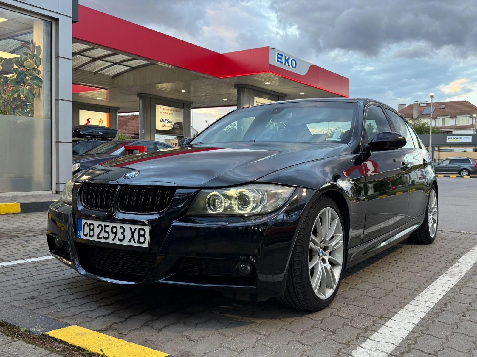 BMW 330 330d, снимка 4 - Автомобили и джипове - 56151534