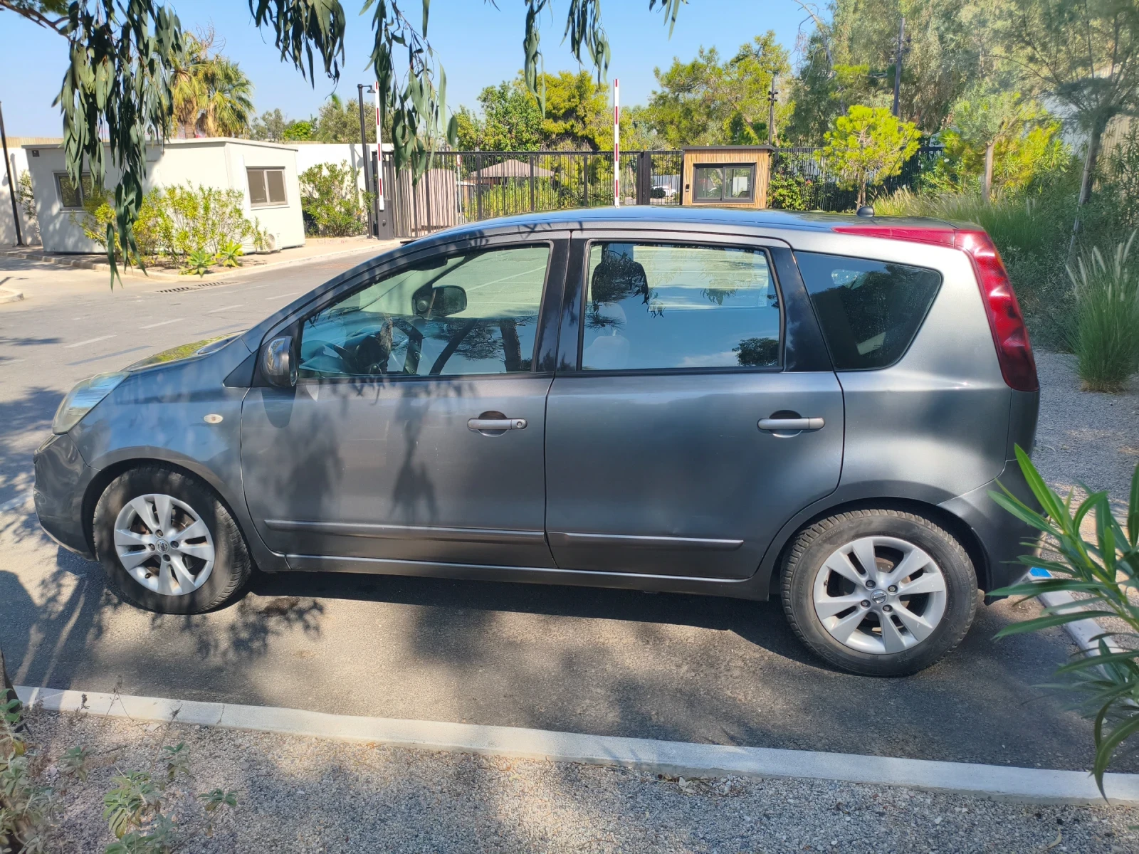 Nissan Note Бензин / Газ, снимка 11 - Автомобили и джипове - 56180171