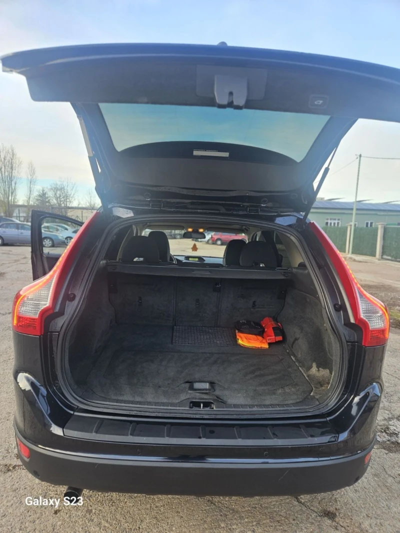 Volvo XC60, снимка 7 - Автомобили и джипове - 48522417