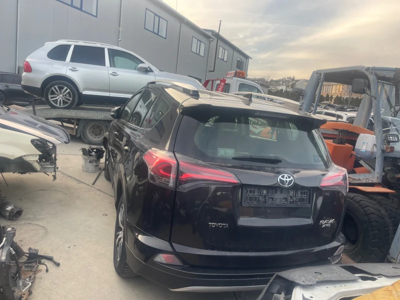 Toyota Rav4 2.0 aвтомат, снимка 2 - Автомобили и джипове - 49439218