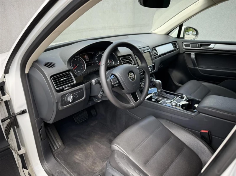 VW Touareg 3.6L, снимка 11 - Автомобили и джипове - 53424540