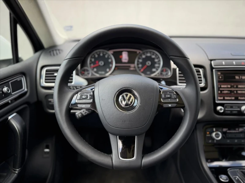 VW Touareg 3.6L, снимка 13 - Автомобили и джипове - 53424540