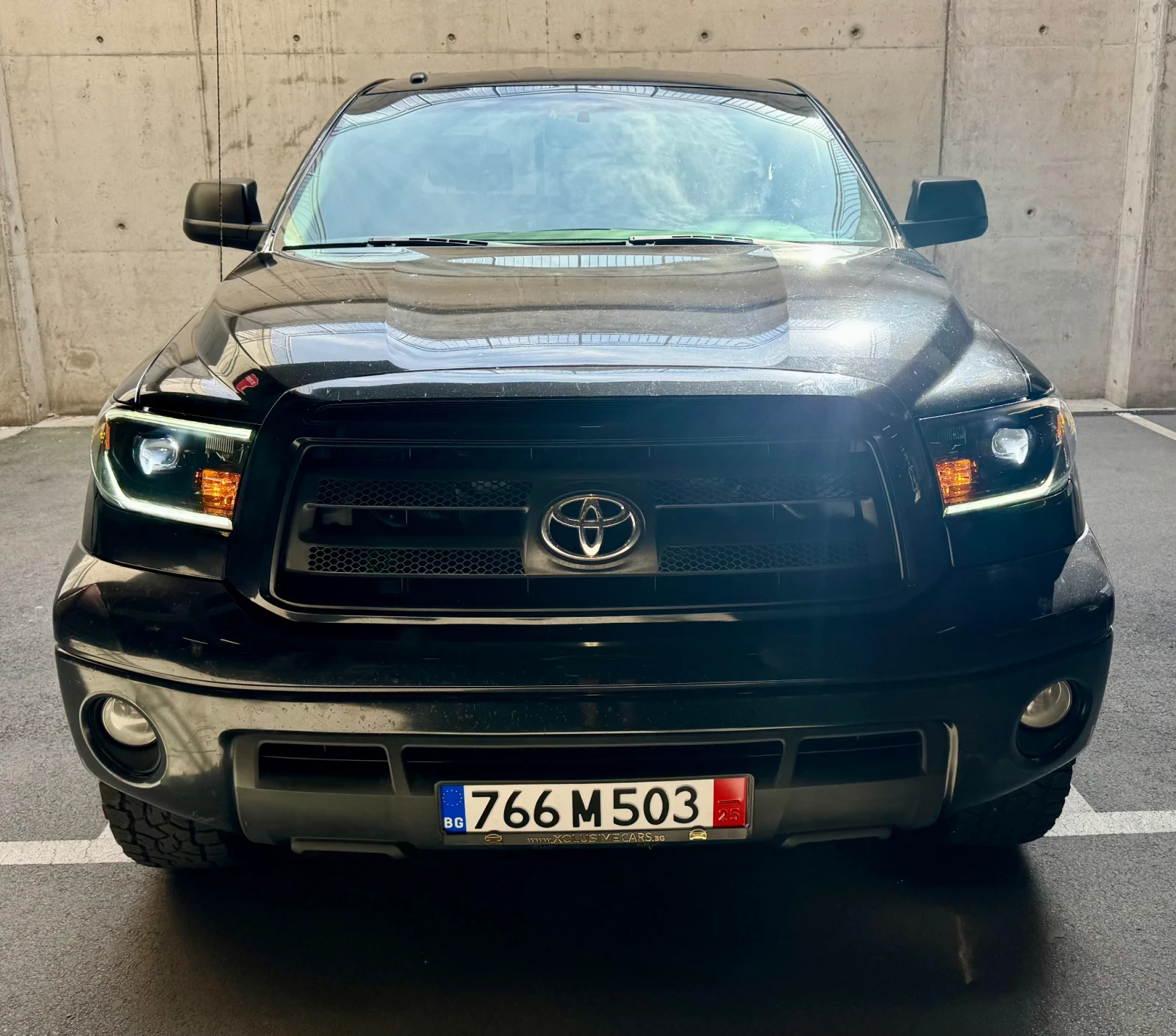 Toyota Tundra 5.7 /V 8/ 4x4 BLACK / TOP / OFFROAD - изображение 3
