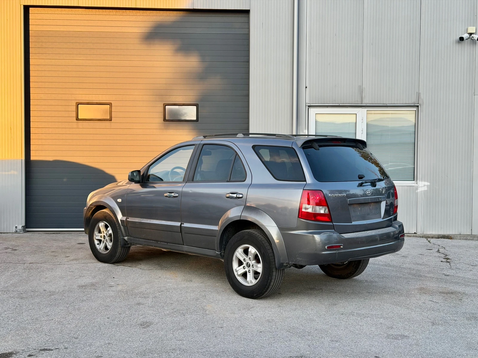 Kia Sorento 2.5 CRDI* 4x4* Кожен салон* Автоматик* 129000км - изображение 5