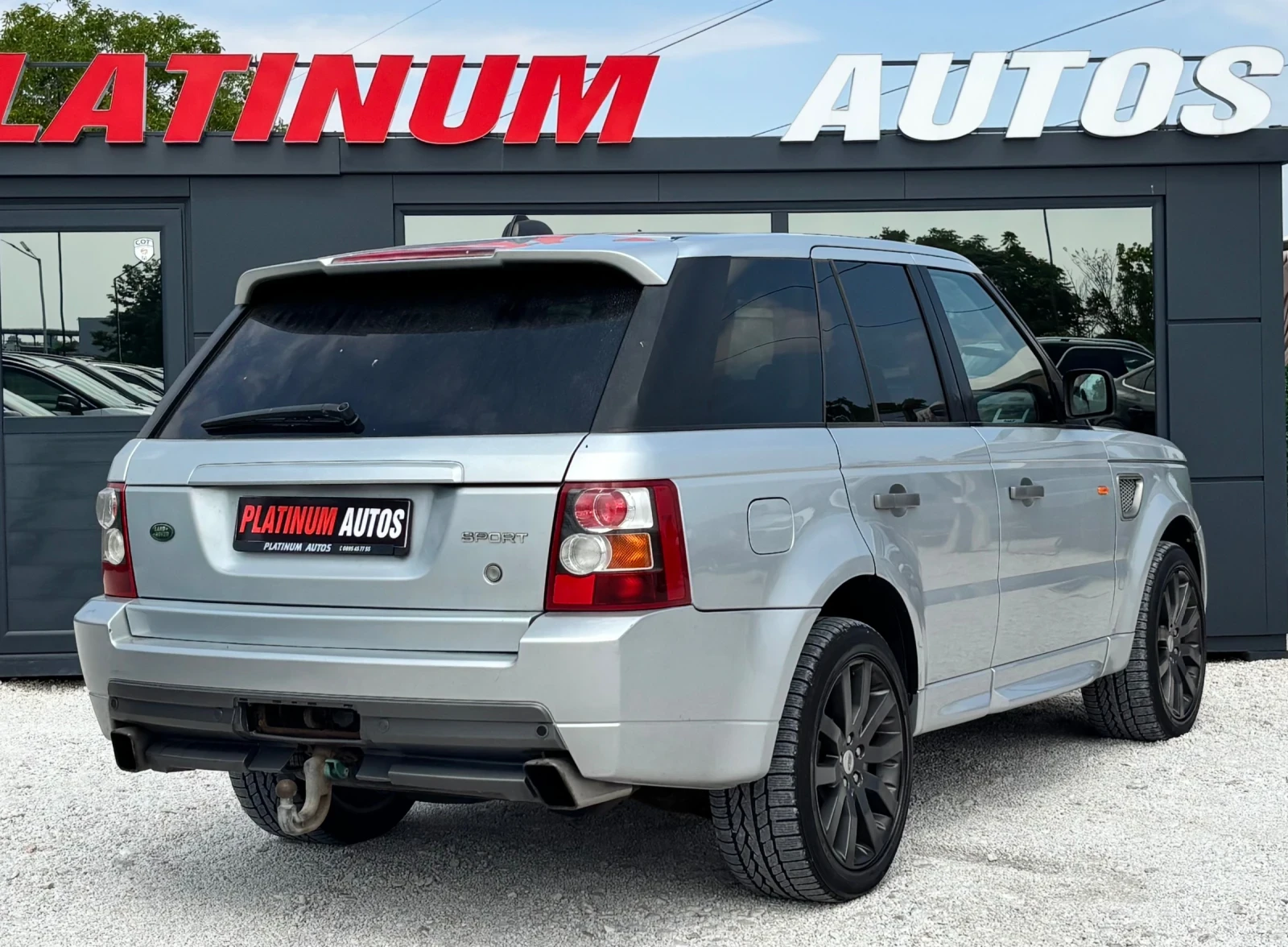 Land Rover Range Rover Sport 2.7D/4X4/HARMAN KARDON/АЛКАНТАРА/, снимка 13 - Автомобили и джипове - 55101046