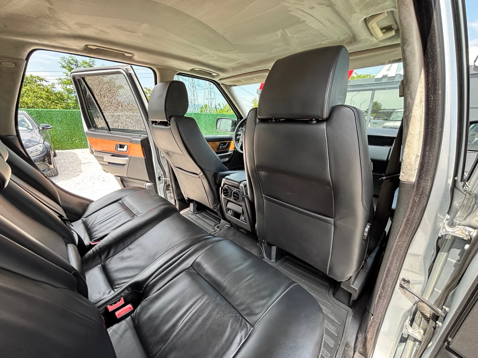 Land Rover Range Rover Sport 2.7D/4X4/HARMAN KARDON/АЛКАНТАРА/, снимка 9 - Автомобили и джипове - 55101046
