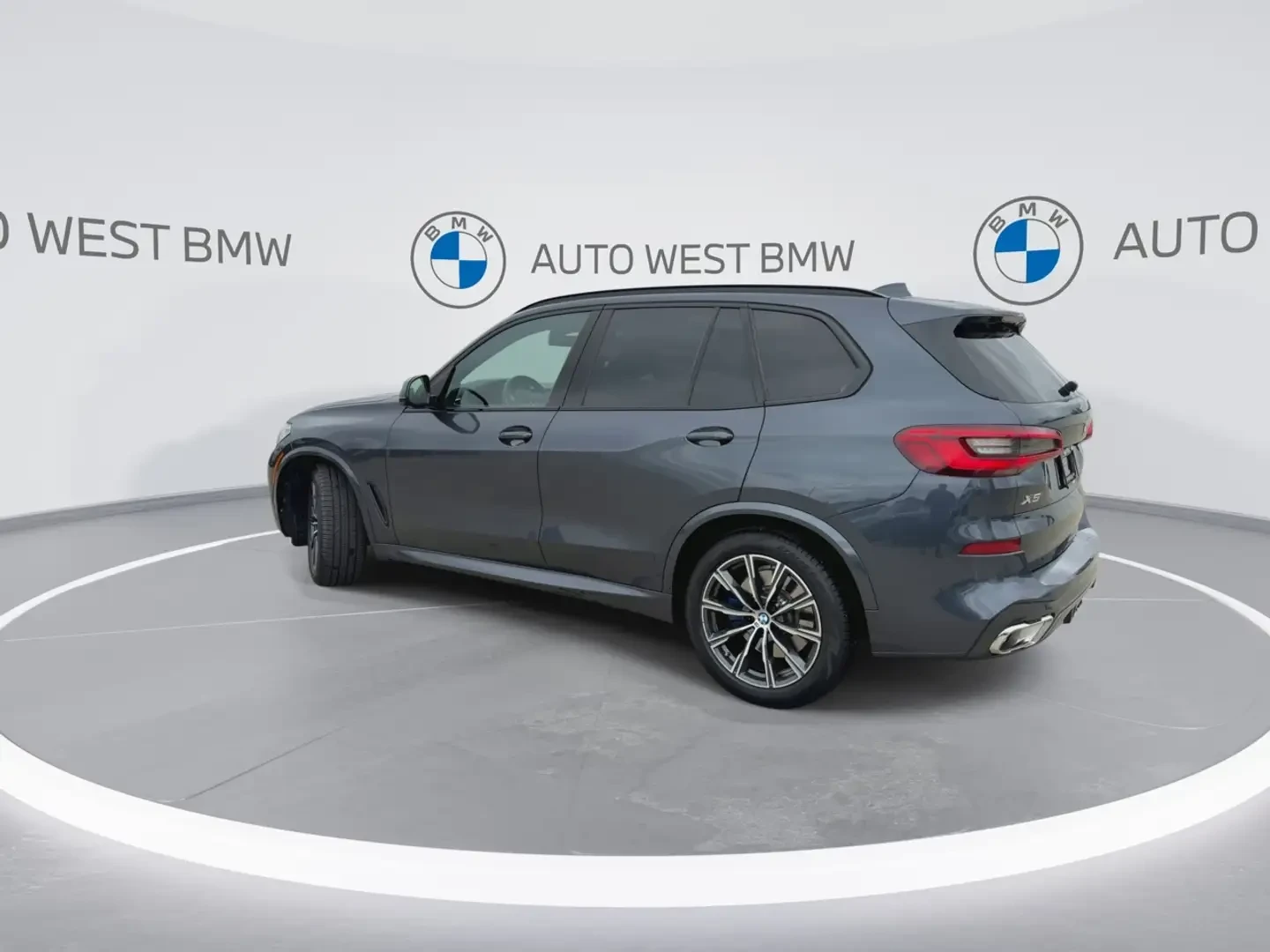 BMW X5 xD40i/HK/ЛАЗЕРИ/ВЪЗДУХ/КРИСТАЛ/ОБДУХВАНЕ/ПАНО/360, снимка 6 - Автомобили и джипове - 55377690