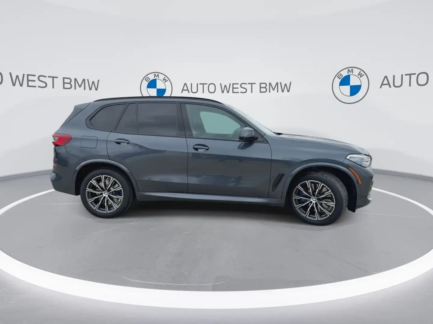BMW X5 xD40i/HK/ЛАЗЕРИ/ВЪЗДУХ/КРИСТАЛ/ОБДУХВАНЕ/ПАНО/360, снимка 5 - Автомобили и джипове - 55377690