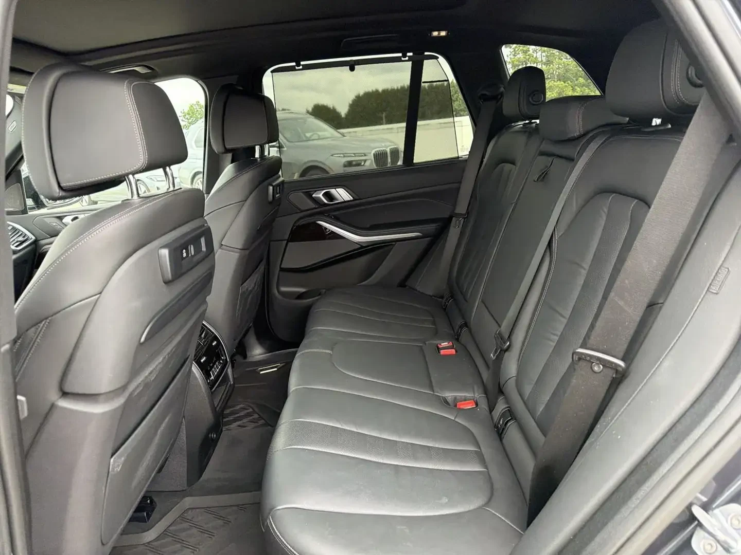 BMW X5 xD40i/HK/ЛАЗЕРИ/ВЪЗДУХ/КРИСТАЛ/ОБДУХВАНЕ/ПАНО/360, снимка 17 - Автомобили и джипове - 55377690