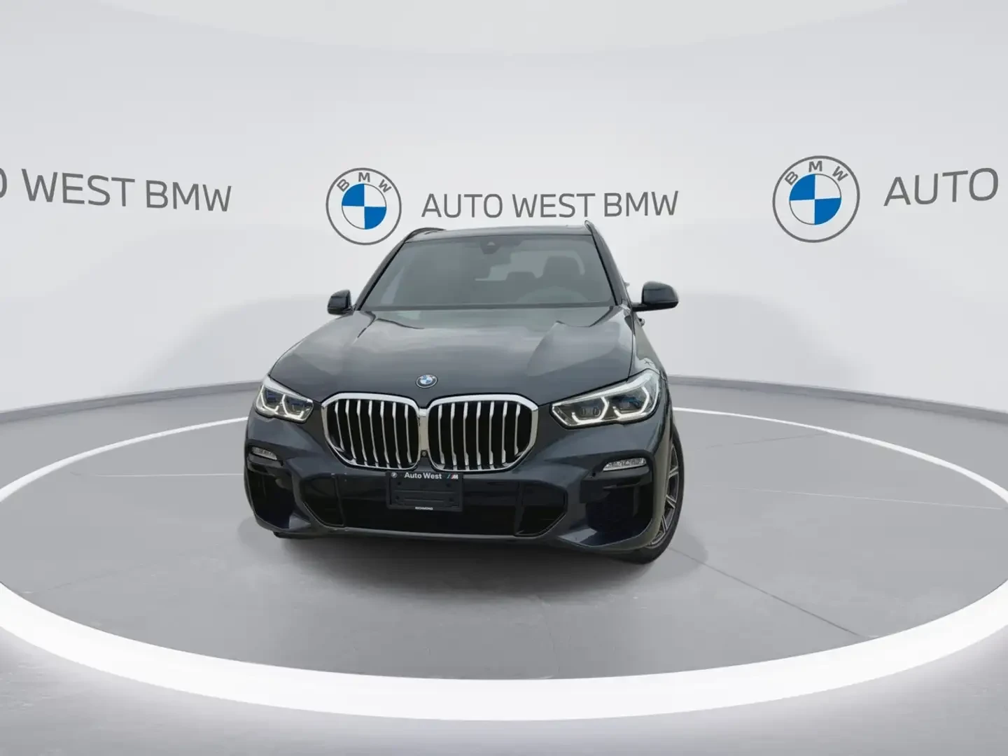 BMW X5 xD40i/HK/ЛАЗЕРИ/ВЪЗДУХ/КРИСТАЛ/ОБДУХВАНЕ/ПАНО/360, снимка 3 - Автомобили и джипове - 55377690