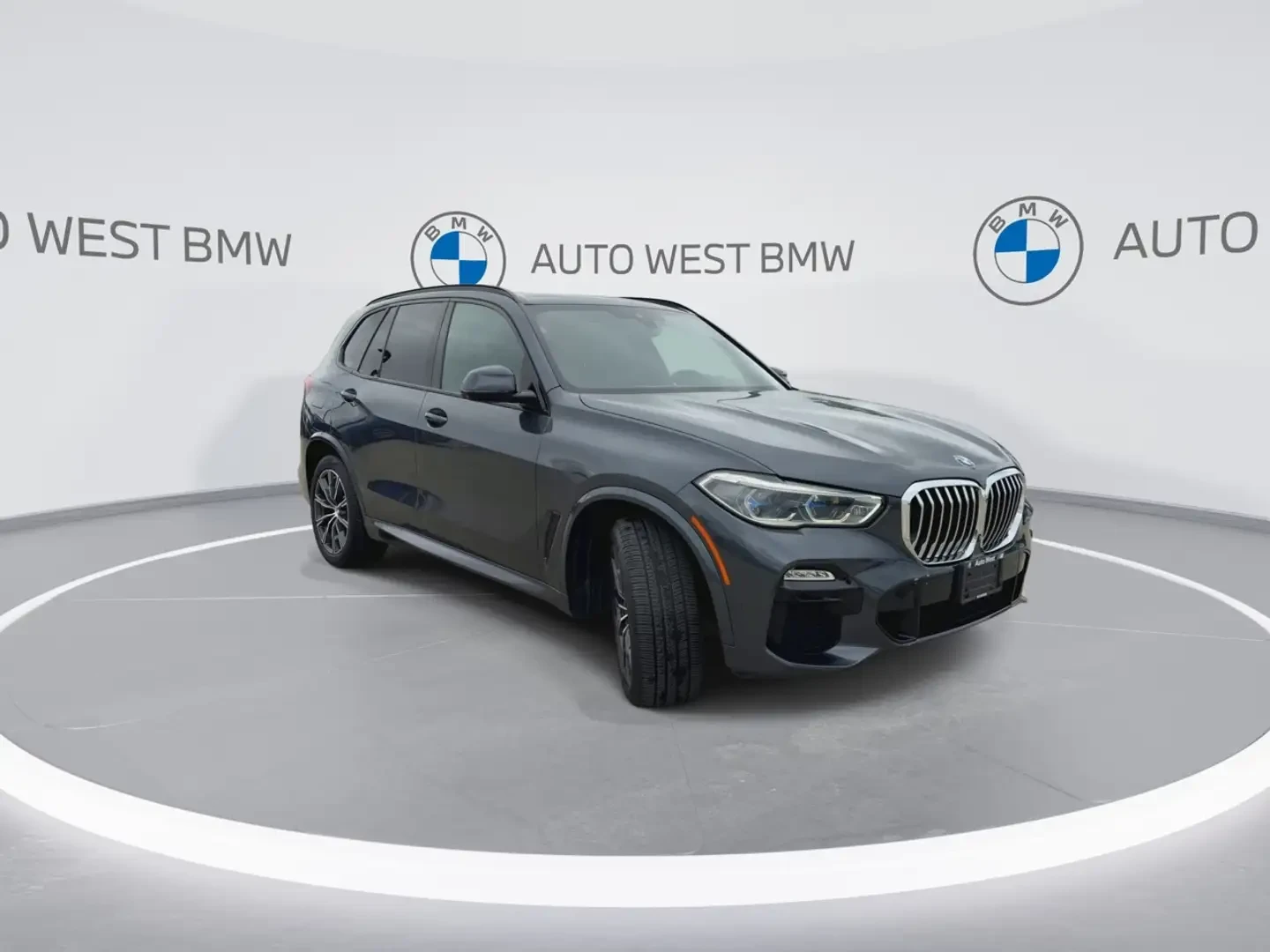 BMW X5 xD40i/HK/ЛАЗЕРИ/ВЪЗДУХ/КРИСТАЛ/ОБДУХВАНЕ/ПАНО/360, снимка 4 - Автомобили и джипове - 55377690