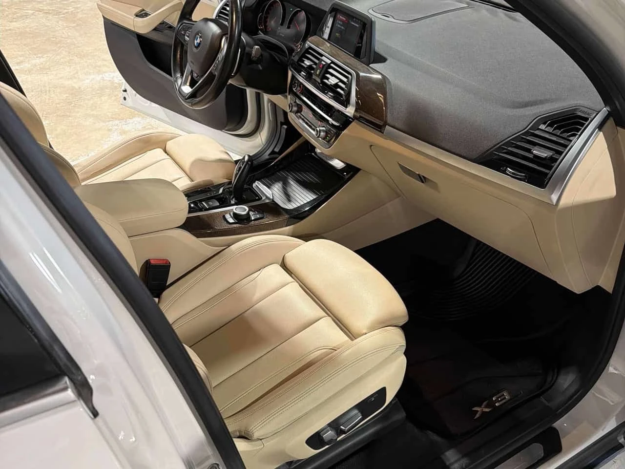 BMW X3 * xDrive30i * CARFAX * БЕЗ ПЪРВОНАЧАЛНА ВНОСКА, снимка 12 - Автомобили и джипове - 56187454