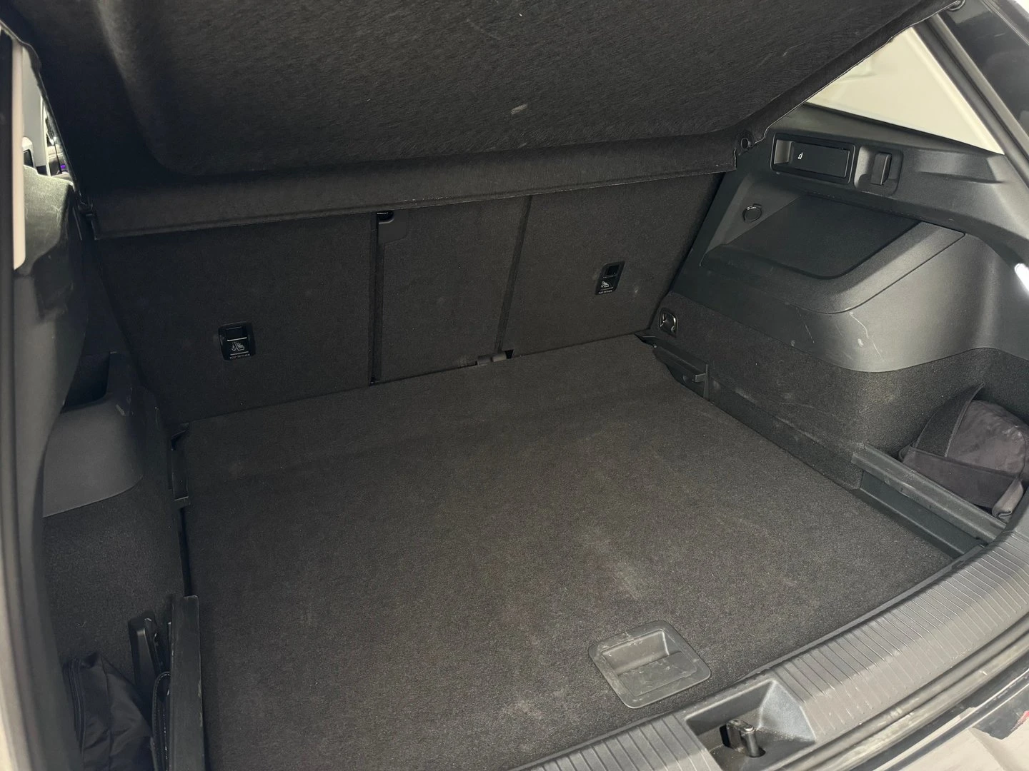 VW Tiguan, снимка 13 - Автомобили и джипове - 56633456