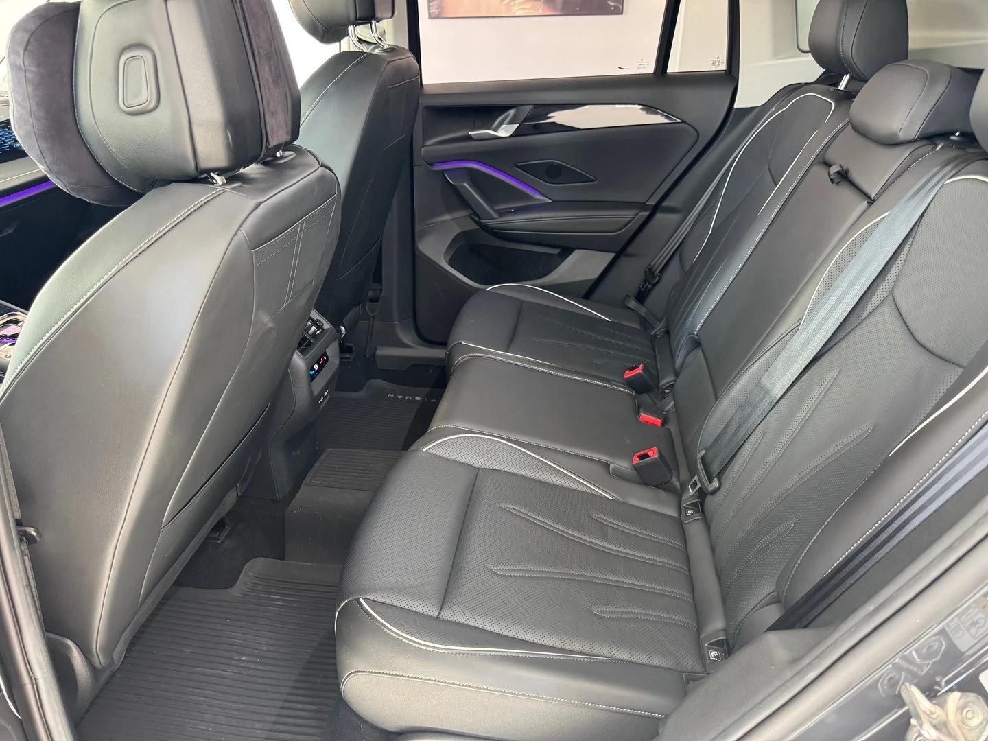 VW Tiguan, снимка 9 - Автомобили и джипове - 56633456