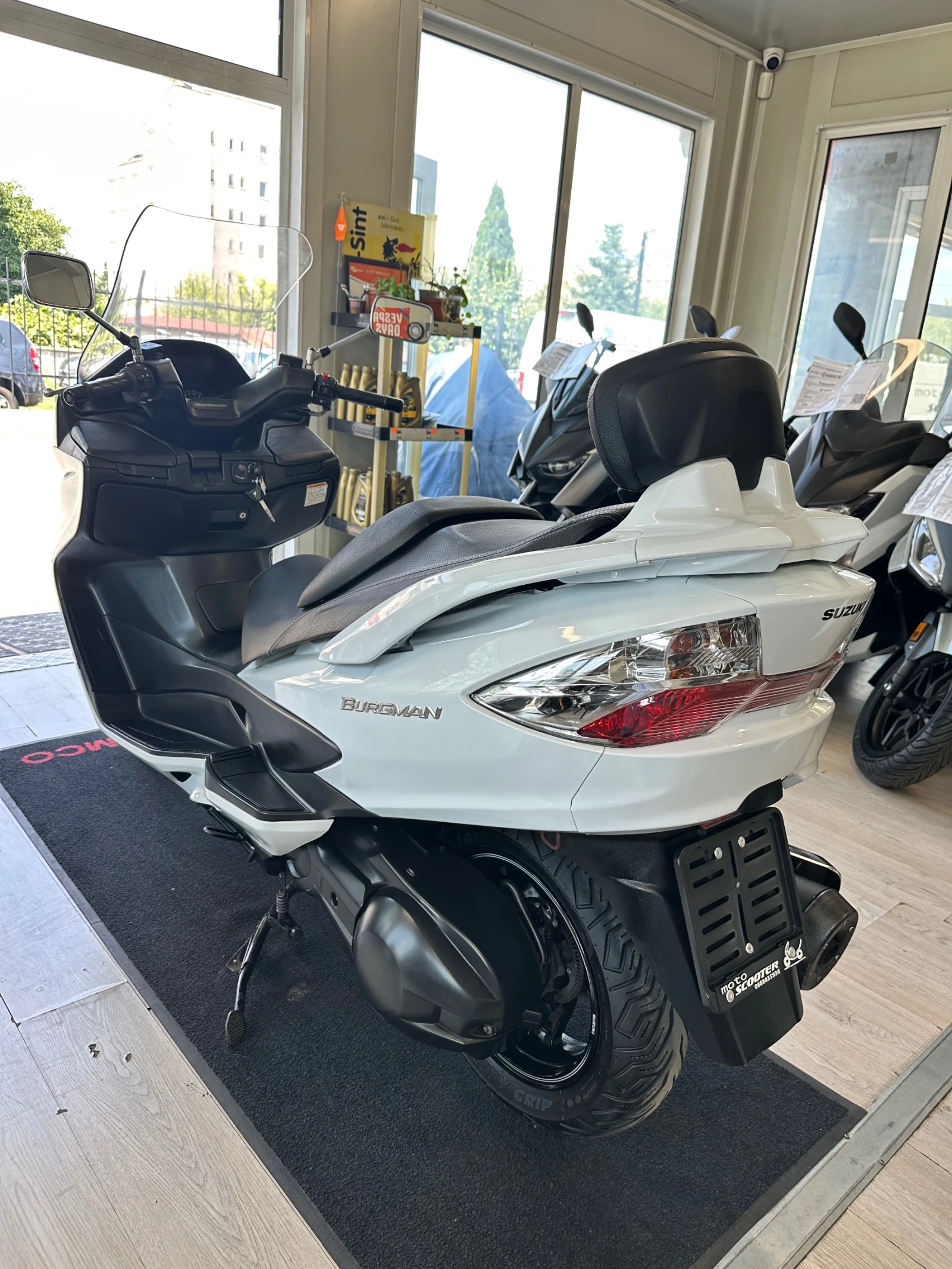 Suzuki Burgman 400i ABS 05.2016г., снимка 10 - Мотоциклети и мототехника - 55845527