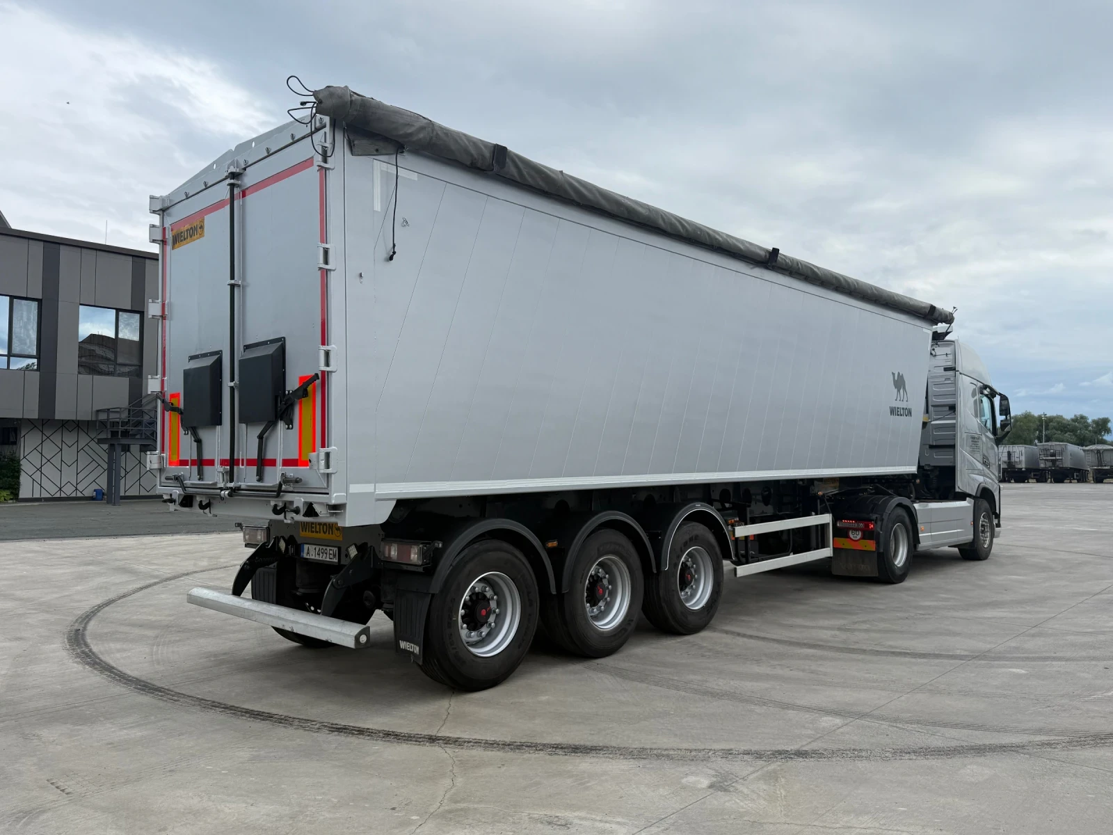 Полуремарке Wielton 55 m3 6300 тара Боге, снимка 5 - Ремаркета - 54936618
