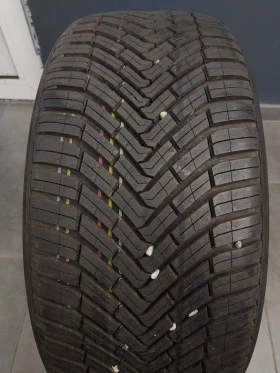 Гуми Всесезонни 225/40R18, снимка 2 - Гуми и джанти - 46516971