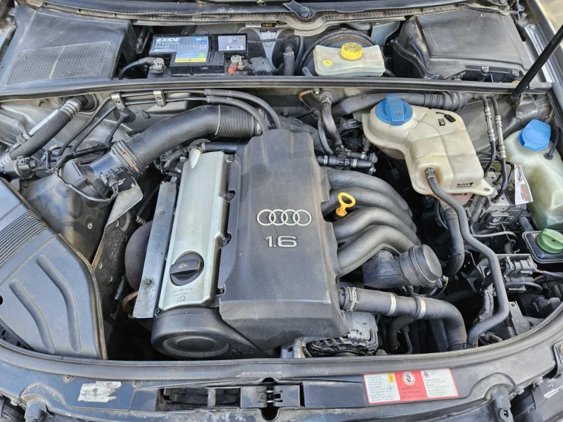 Audi A4 1.6i 101кс, снимка 9 - Автомобили и джипове - 47610314