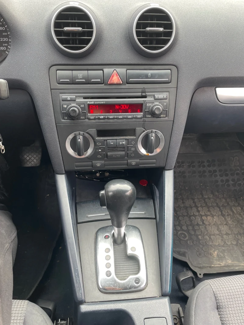 Audi A3 2.0TDI Automat, снимка 7 - Автомобили и джипове - 48254183