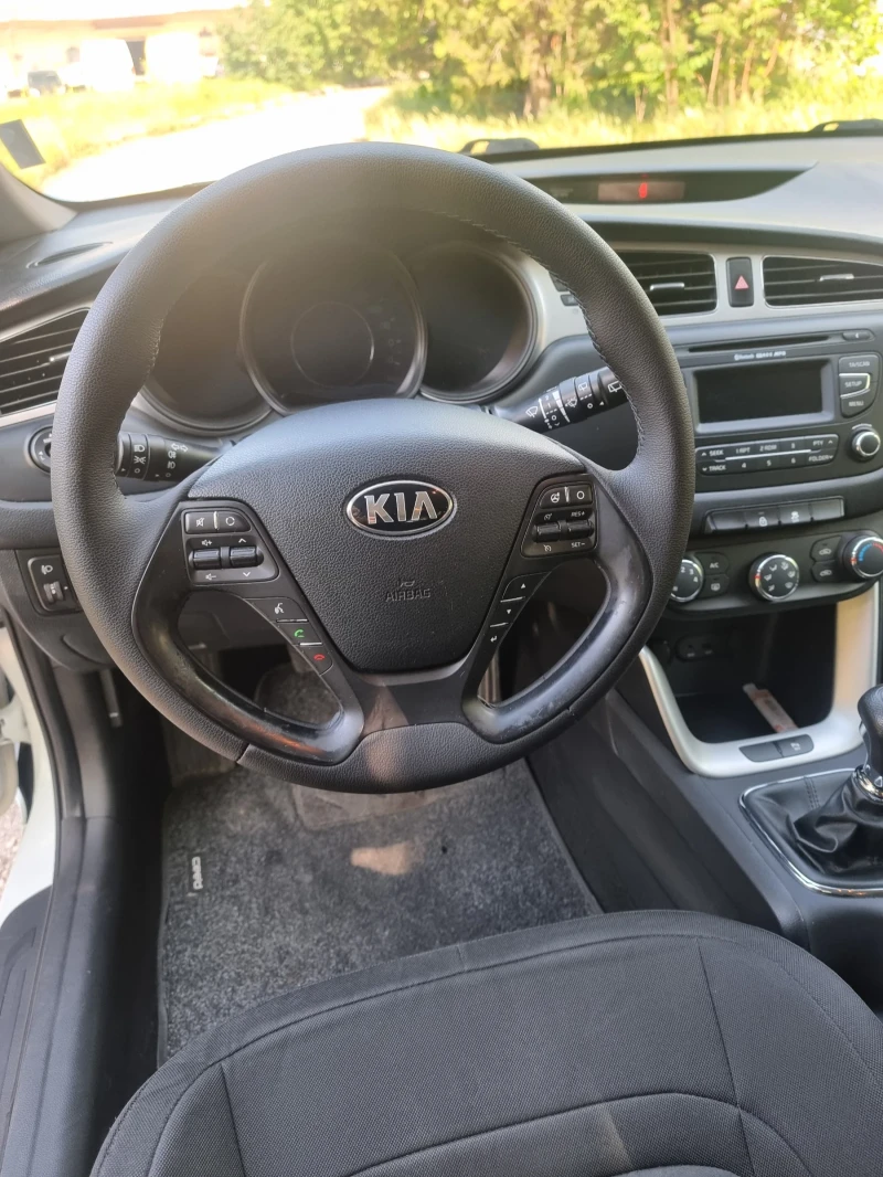 Kia Ceed, снимка 6 - Автомобили и джипове - 52200974