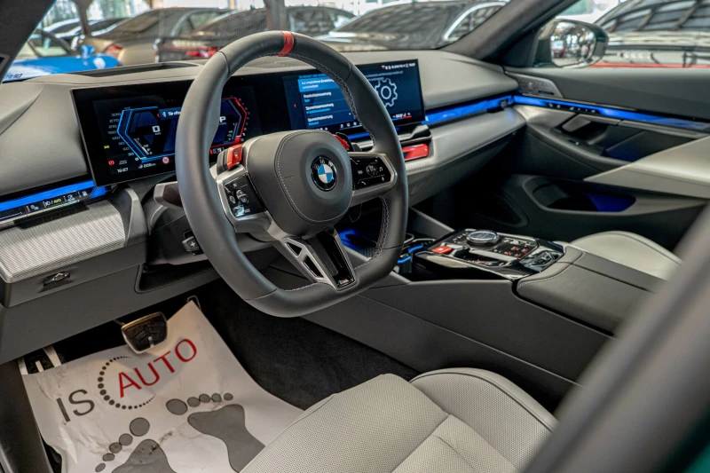 BMW M5 4.4 V8 Hybrid/Керамика/Bower&Wilkins/HuD/Обдухване, снимка 6 - Автомобили и джипове - 51637592