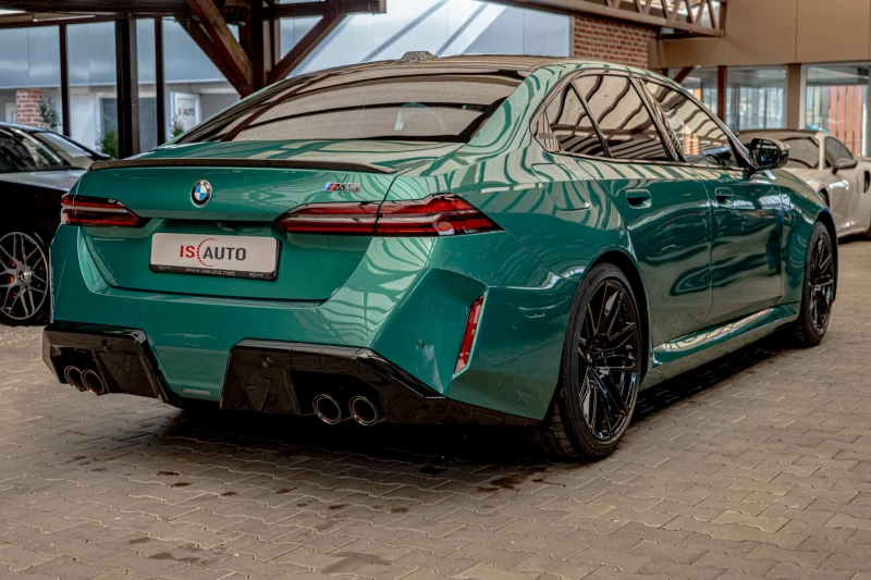 BMW M5 4.4 V8 Hybrid/Керамика/Bower&Wilkins/HuD/Обдухване, снимка 4 - Автомобили и джипове - 51637592