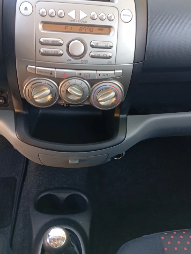 Daihatsu Sirion 1.5-I-КЛИМАТРОНИК, снимка 11 - Автомобили и джипове - 51735883