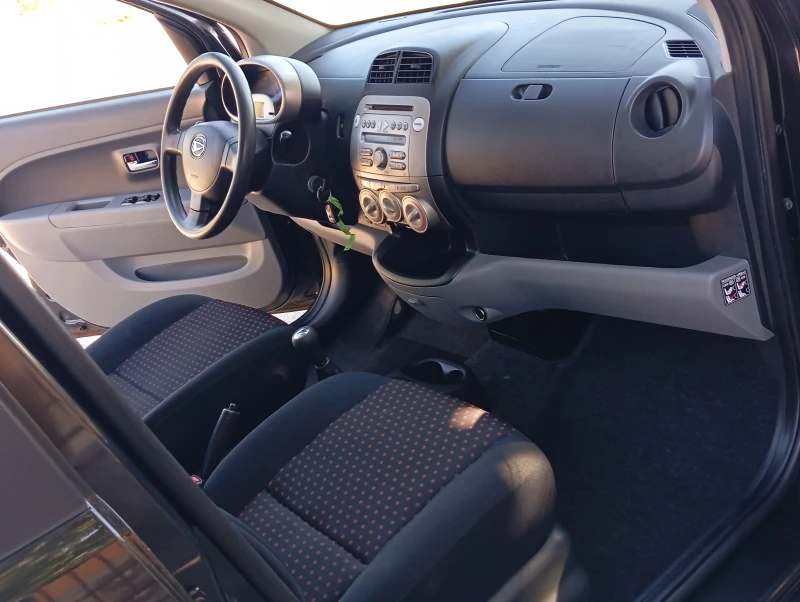 Daihatsu Sirion 1.5-I-КЛИМАТРОНИК, снимка 16 - Автомобили и джипове - 51735883