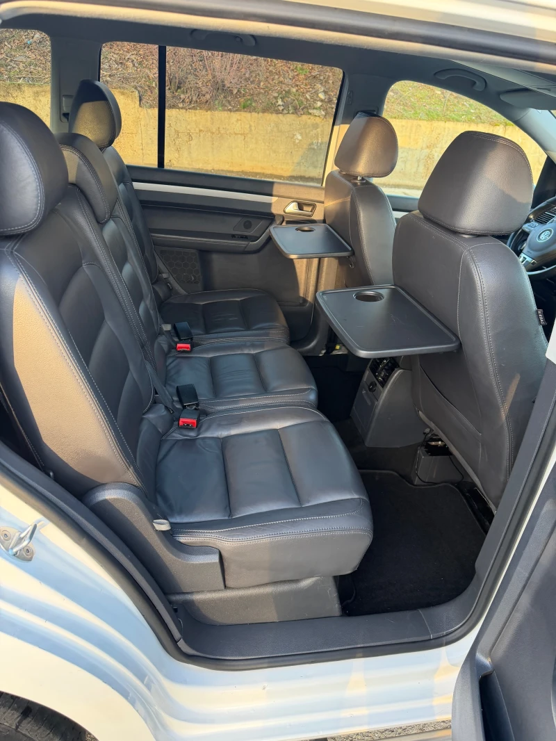 VW Touran 2000-140 ks AVTOMAT, снимка 14 - Автомобили и джипове - 52001846