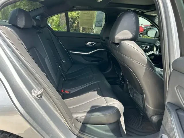 BMW 330 I, снимка 17 - Автомобили и джипове - 55578119
