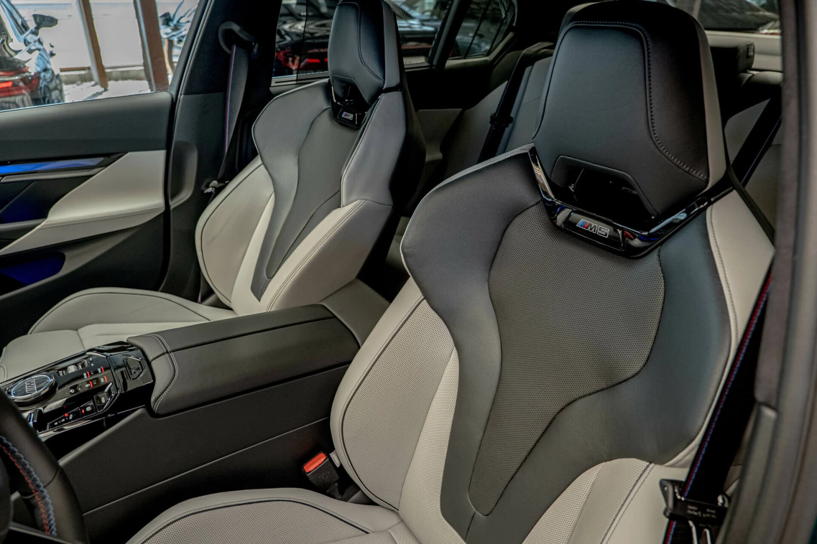 BMW M5 4.4 V8 Hybrid//Bower&Wilkins/HuD/ | Mobile.bg   11