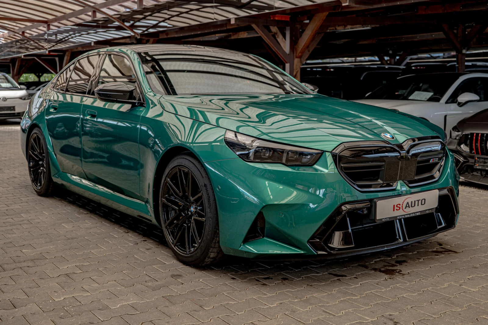 BMW M5 4.4 V8 Hybrid/Керамика/Bower&Wilkins/HuD/Обдухване - изображение 2