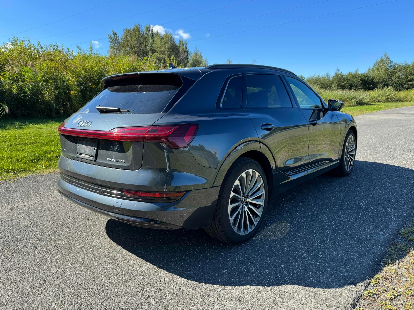 Audi E-Tron * CARFAX* АВТОФИНАНСИРАНЕ БЕЗ ПЪРВОНАЧАЛНА ВНОСКА! - изображение 6