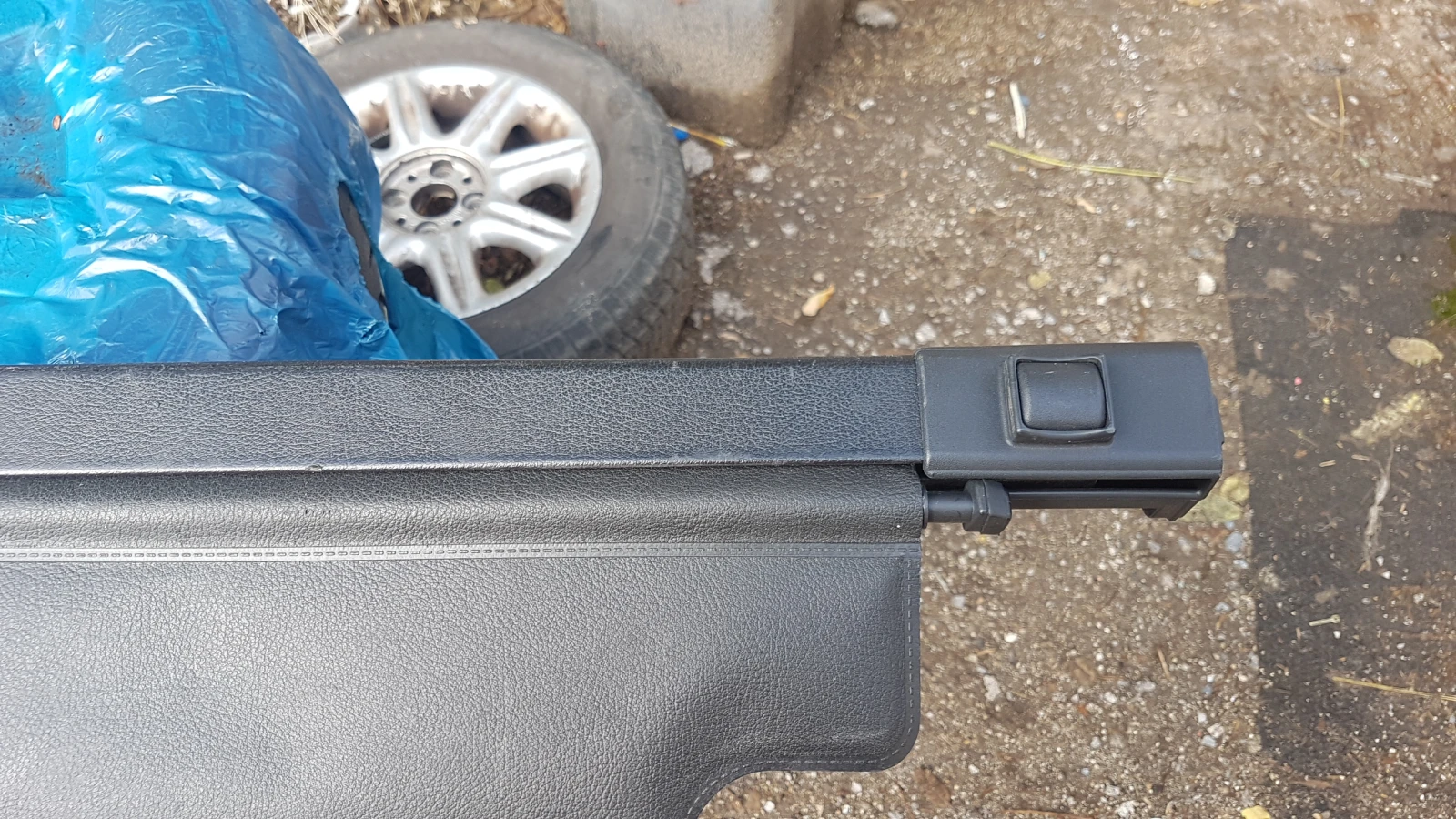 Opel Zafira 1, 6I щора за багажник - изображение 3