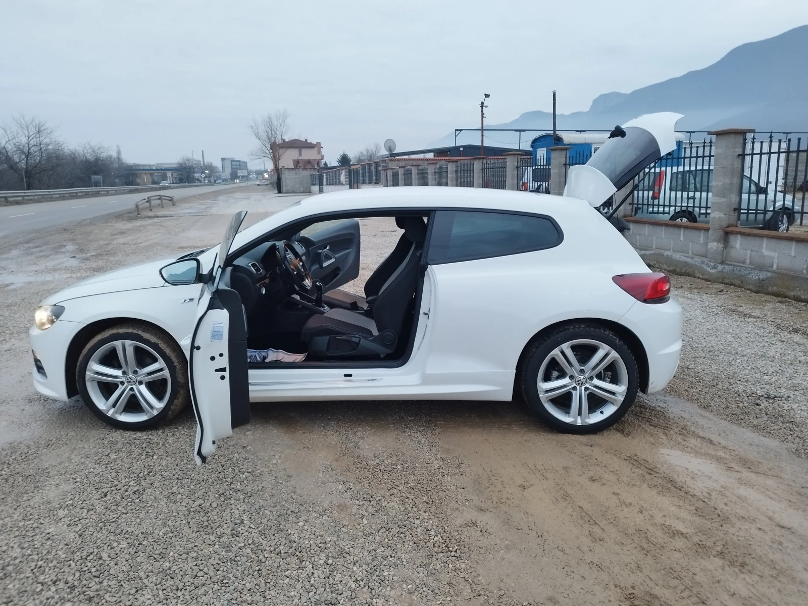 VW Scirocco 1, 4 tsi R Line - изображение 9