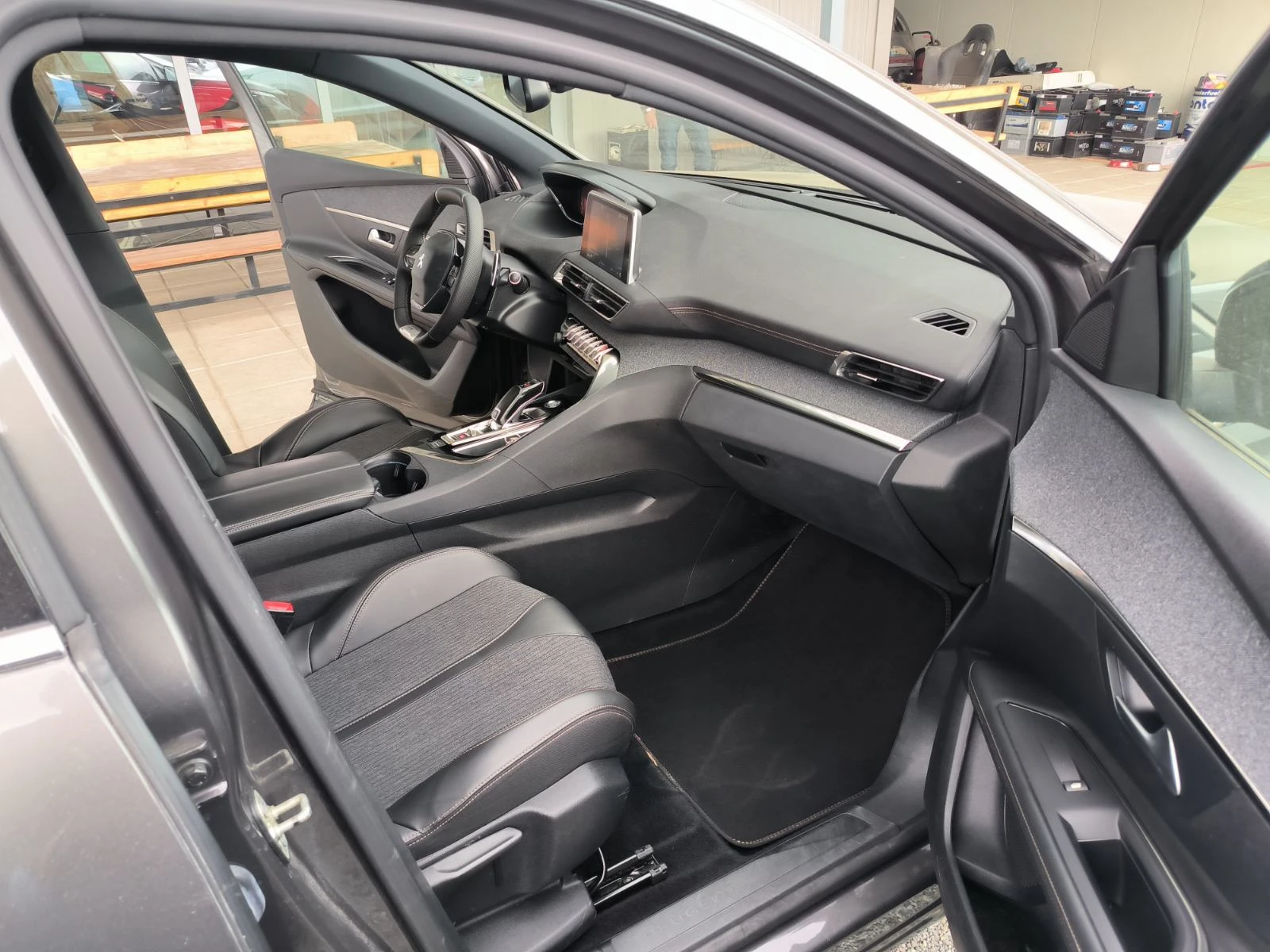 Peugeot 3008 1.5d-Navi-Automat-Kamera-Euro-6D-Keyless, снимка 11 - Автомобили и джипове - 53822694