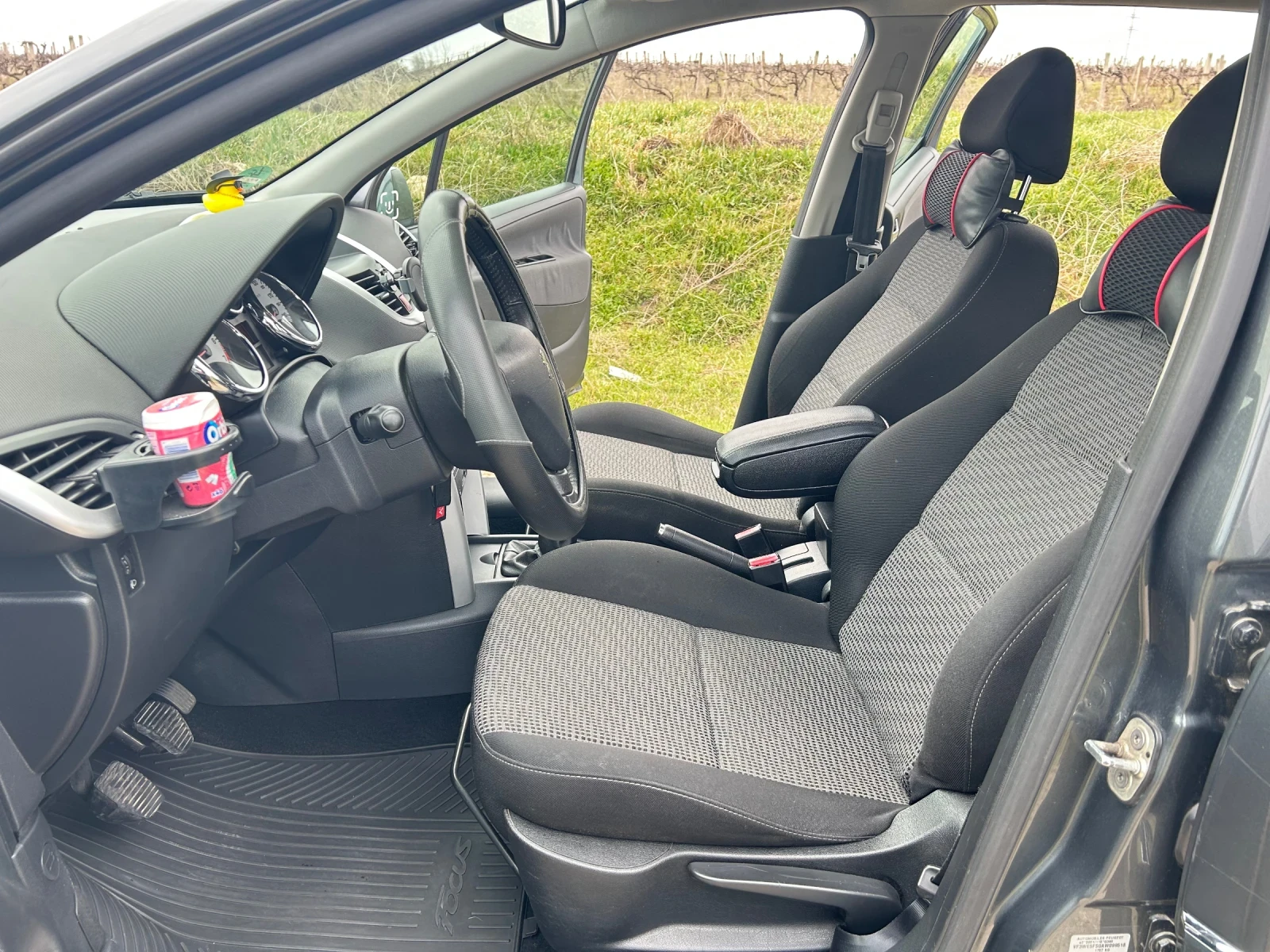 Peugeot 207 Sw 1.6, снимка 7 - Автомобили и джипове - 53912871