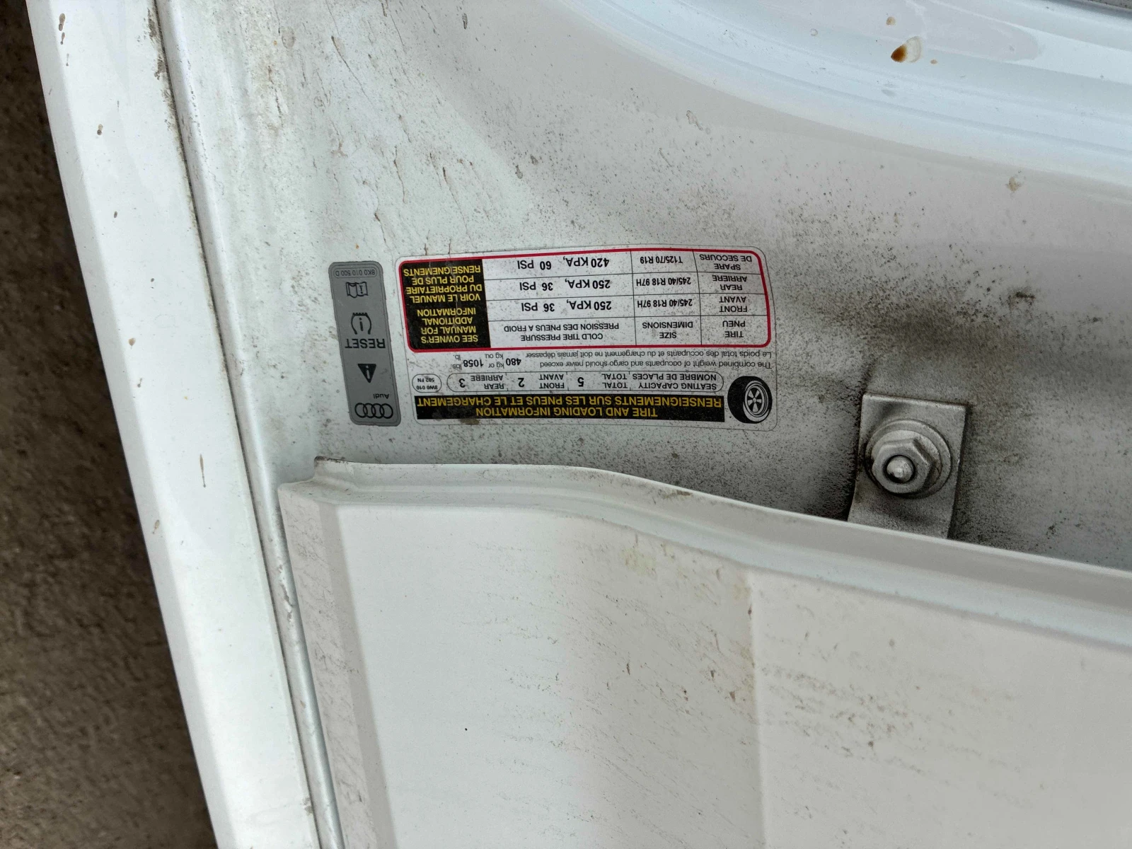 Audi A4 Progressiv * * CARFAX * * АВТО КРЕДИТ * * , снимка 14 - Автомобили и джипове - 54032879