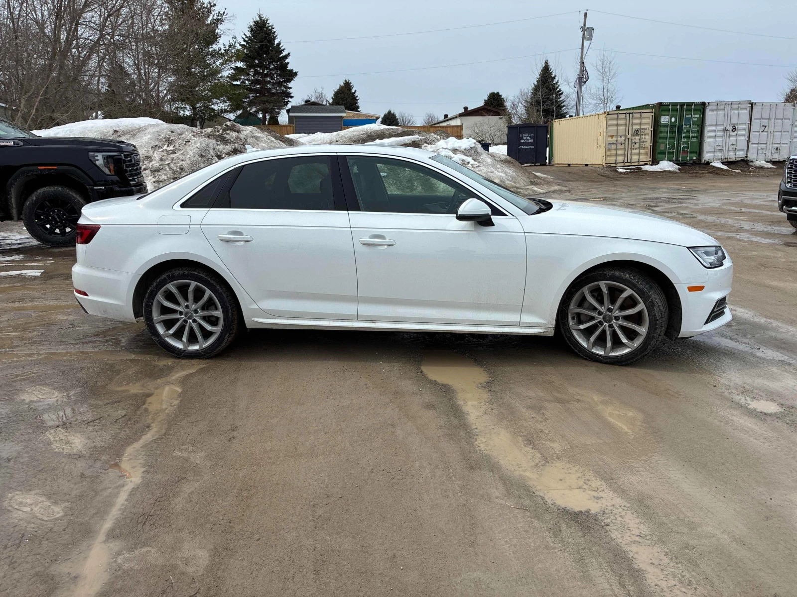 Audi A4 Progressiv * * CARFAX * * АВТО КРЕДИТ * * , снимка 4 - Автомобили и джипове - 54032879
