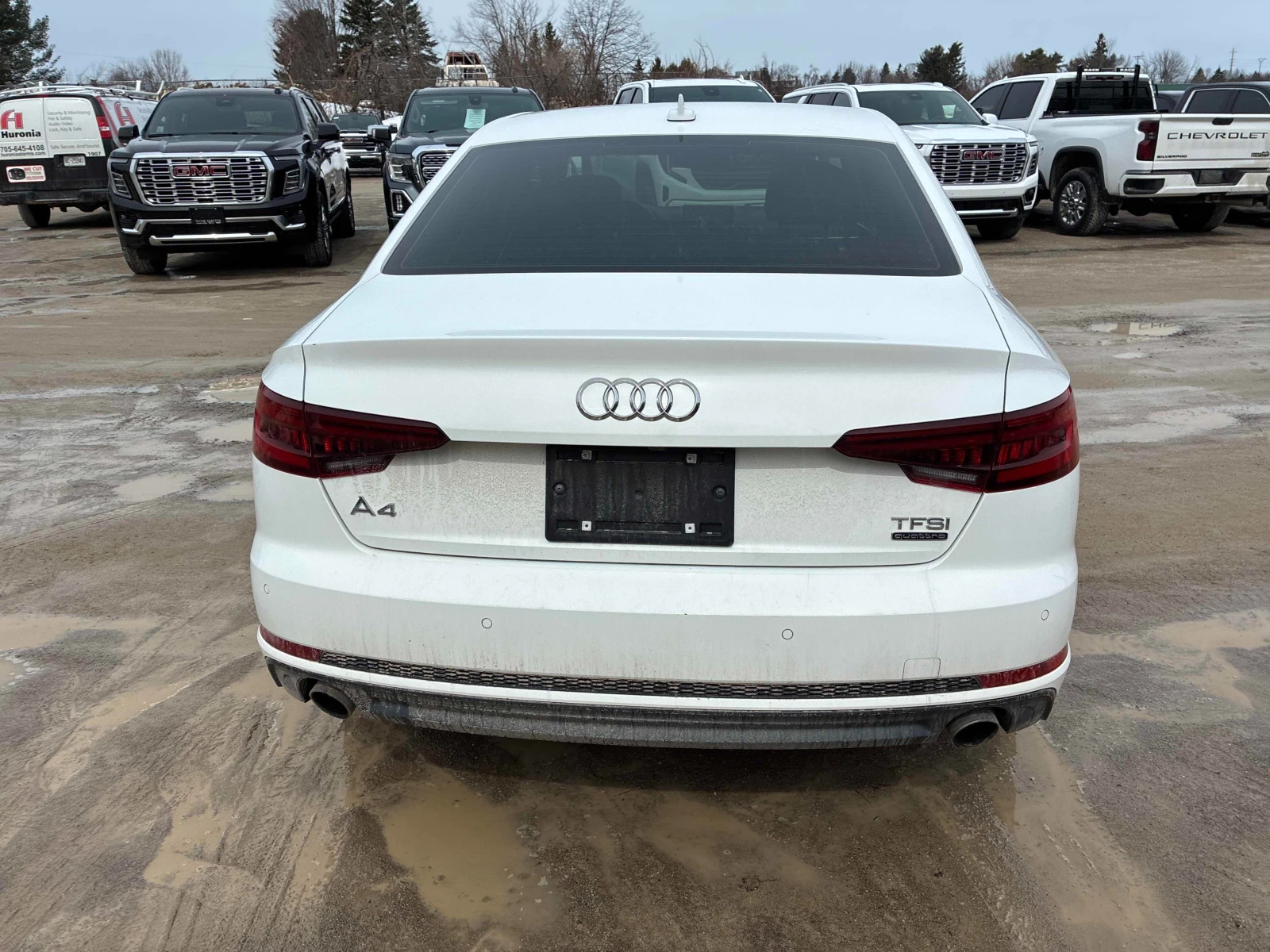 Audi A4 Progressiv * * CARFAX * * АВТО КРЕДИТ * * , снимка 5 - Автомобили и джипове - 54032879