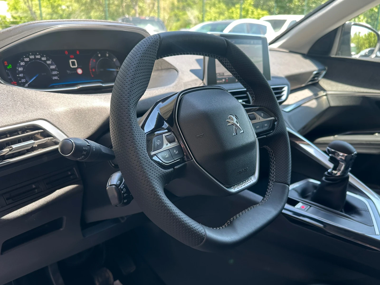 Peugeot 3008 1.6HDI-ALLURE-120к.с-ДИСТРОНИК-НАВИ-ЛЕД, снимка 10 - Автомобили и джипове - 54455437